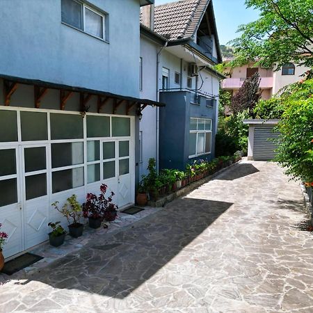 Vila Banushi Gjirokastër Esterno foto