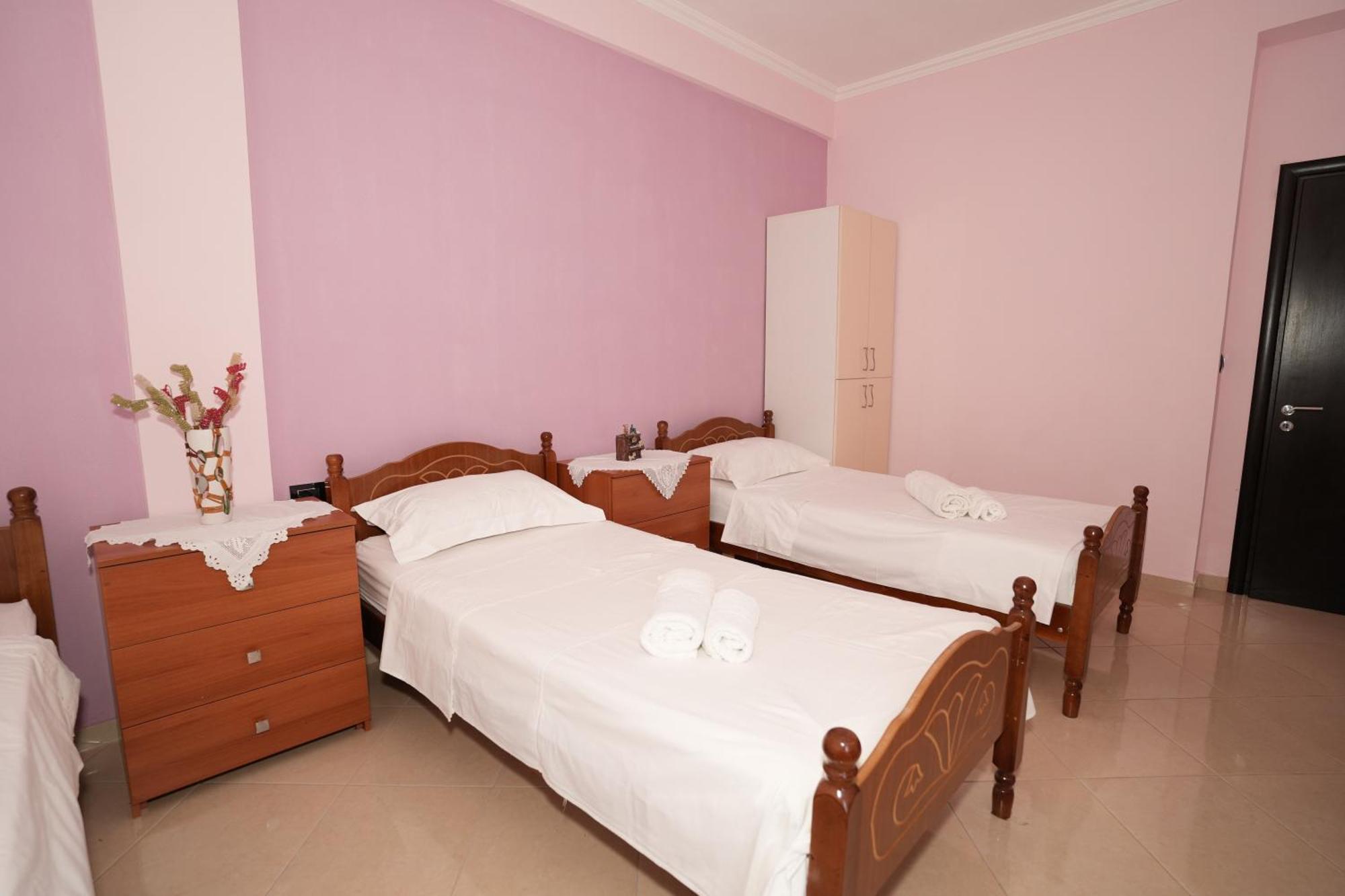 Vila Banushi Gjirokastër Esterno foto