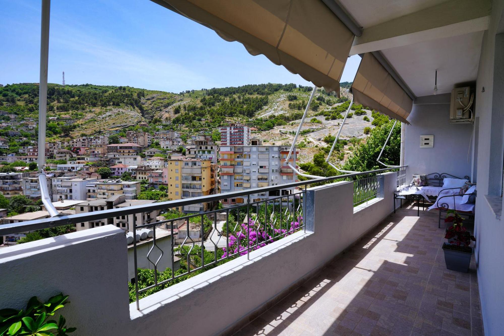 Vila Banushi Gjirokastër Esterno foto