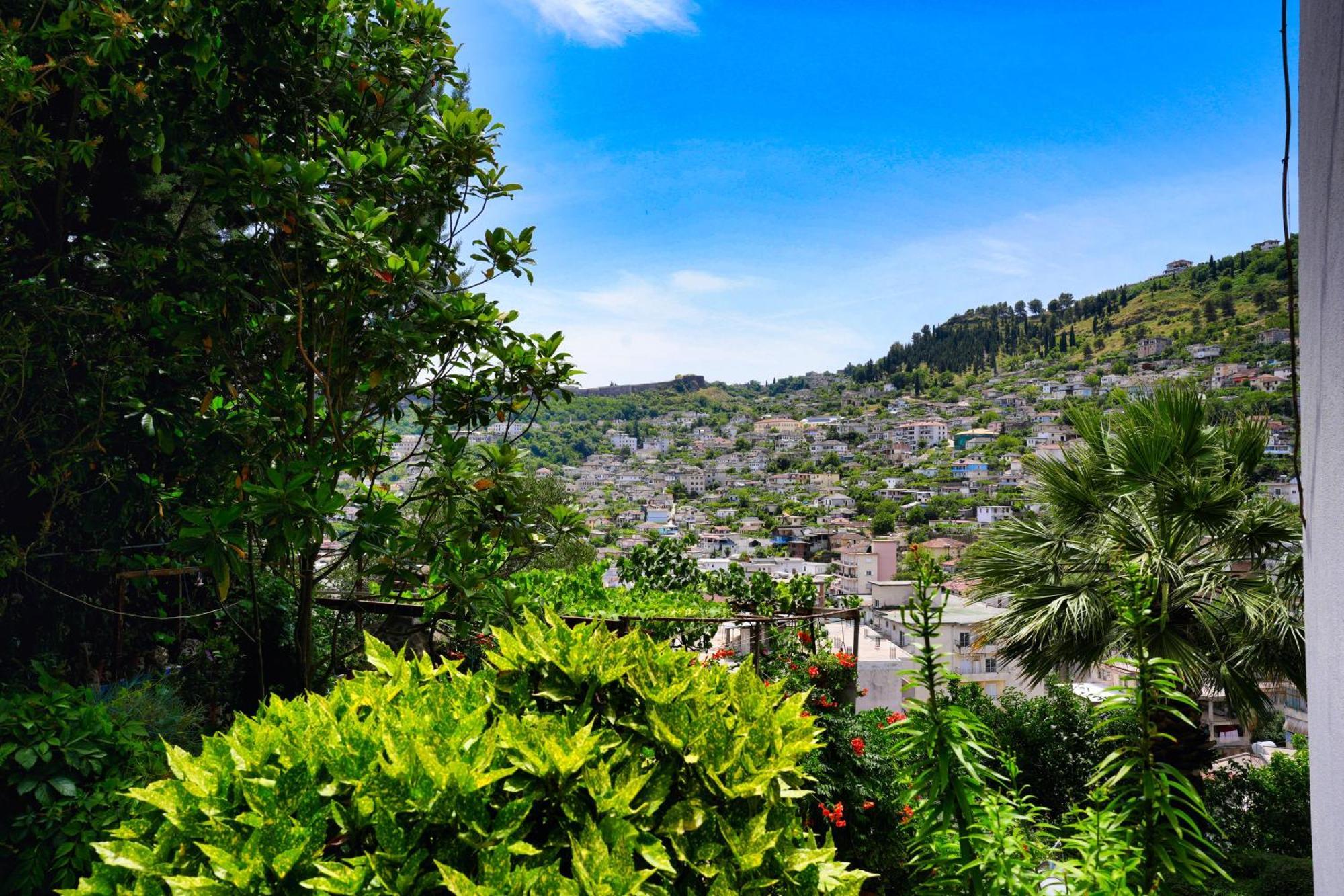 Vila Banushi Gjirokastër Esterno foto