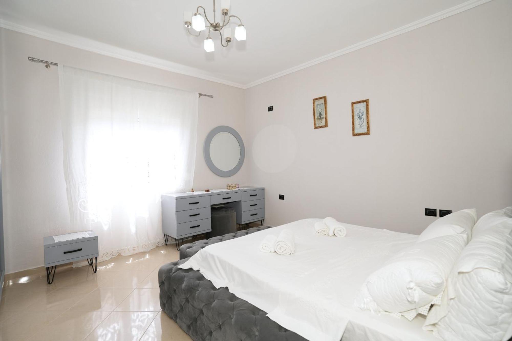 Vila Banushi Gjirokastër Esterno foto