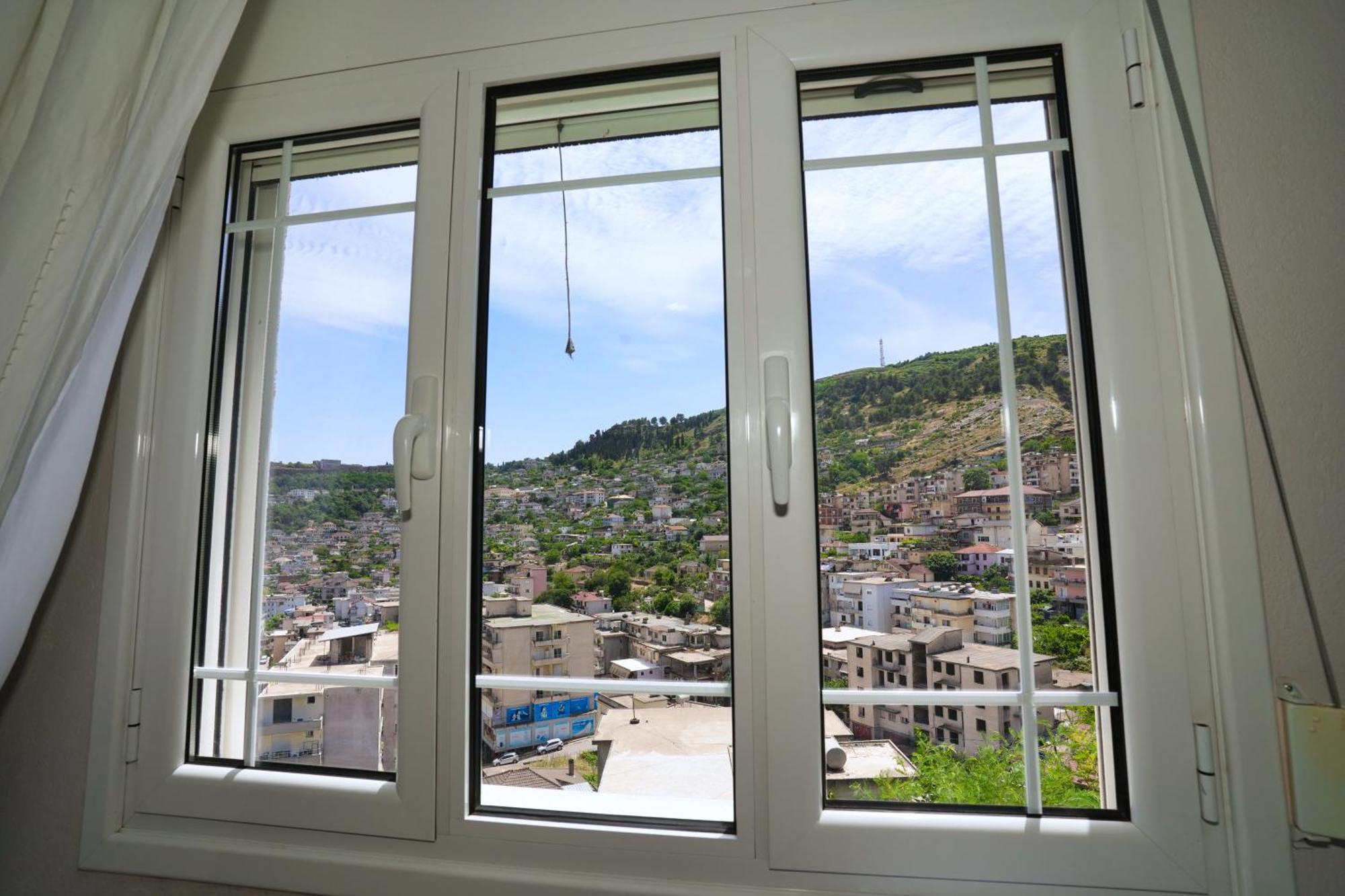 Vila Banushi Gjirokastër Esterno foto