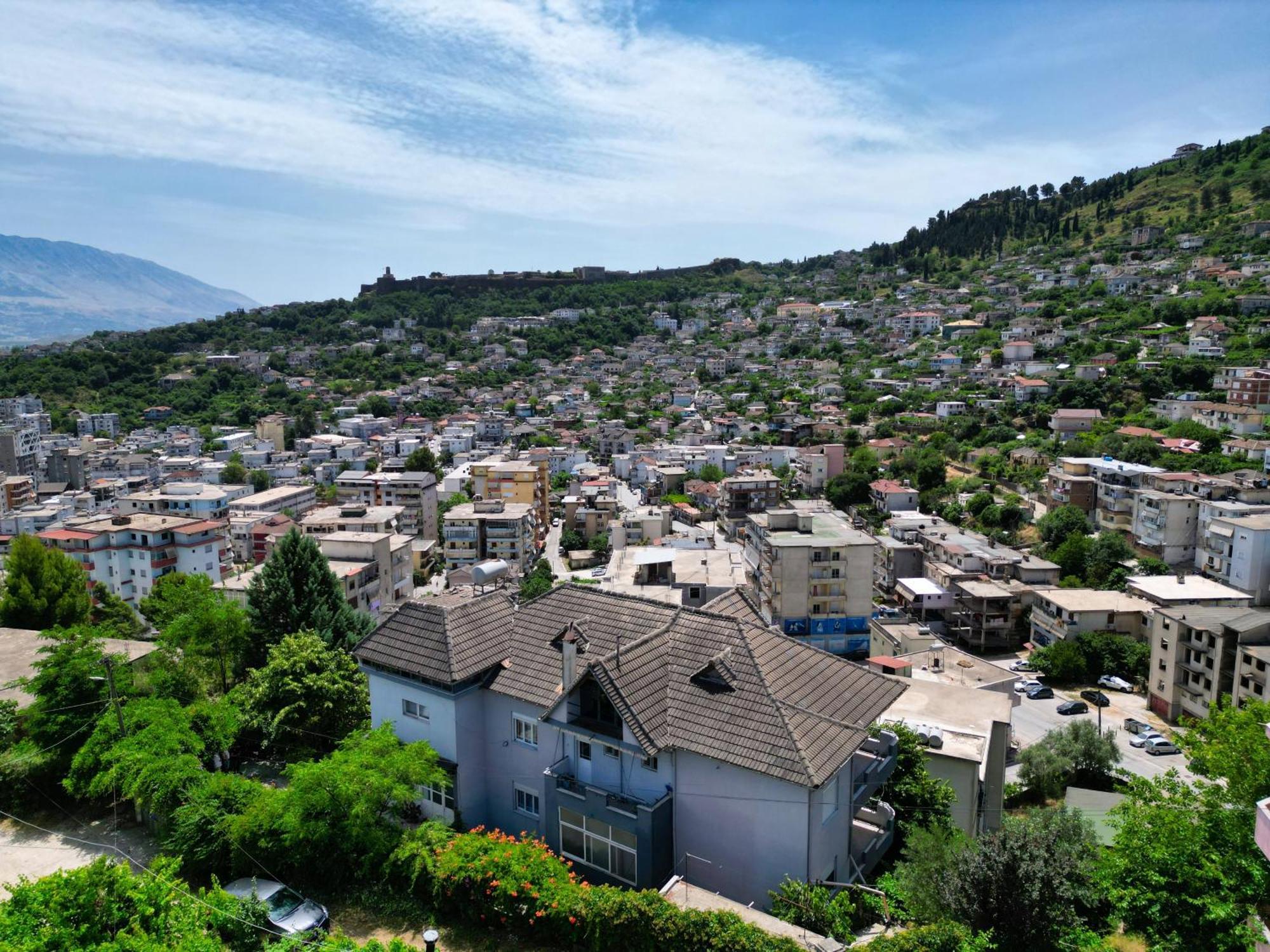 Vila Banushi Gjirokastër Esterno foto