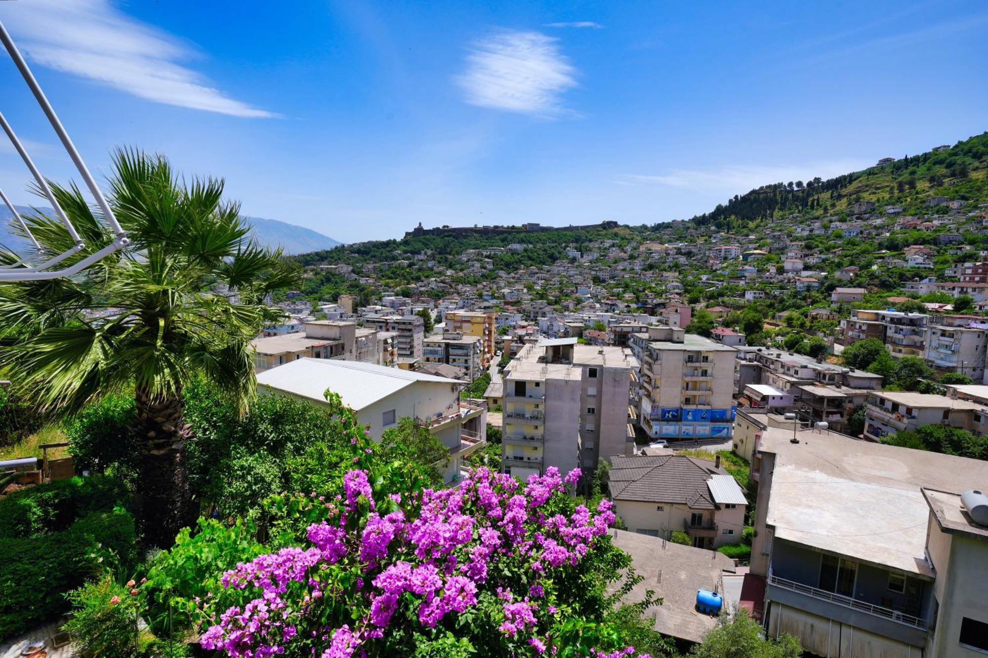 Vila Banushi Gjirokastër Esterno foto