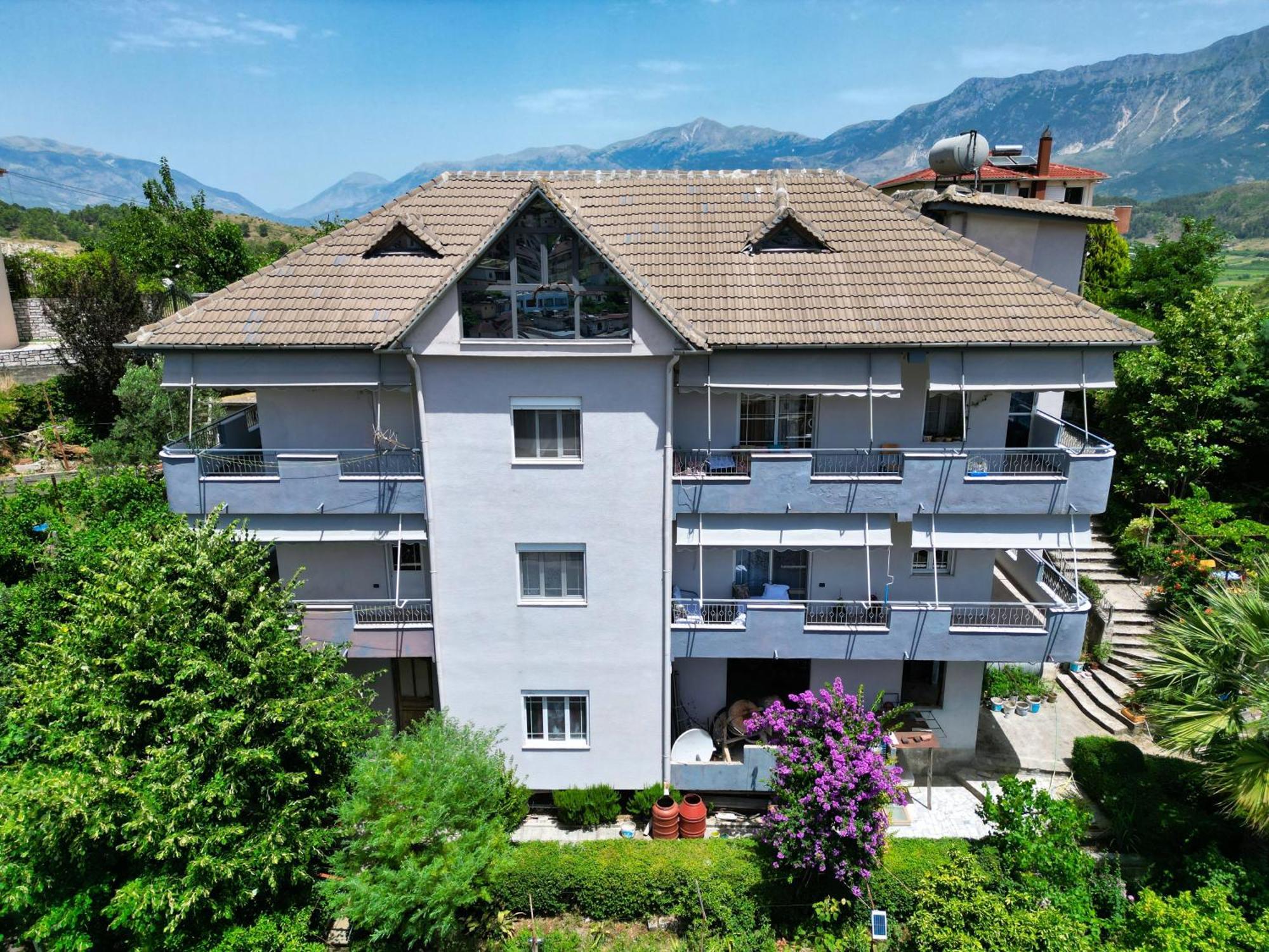 Vila Banushi Gjirokastër Esterno foto