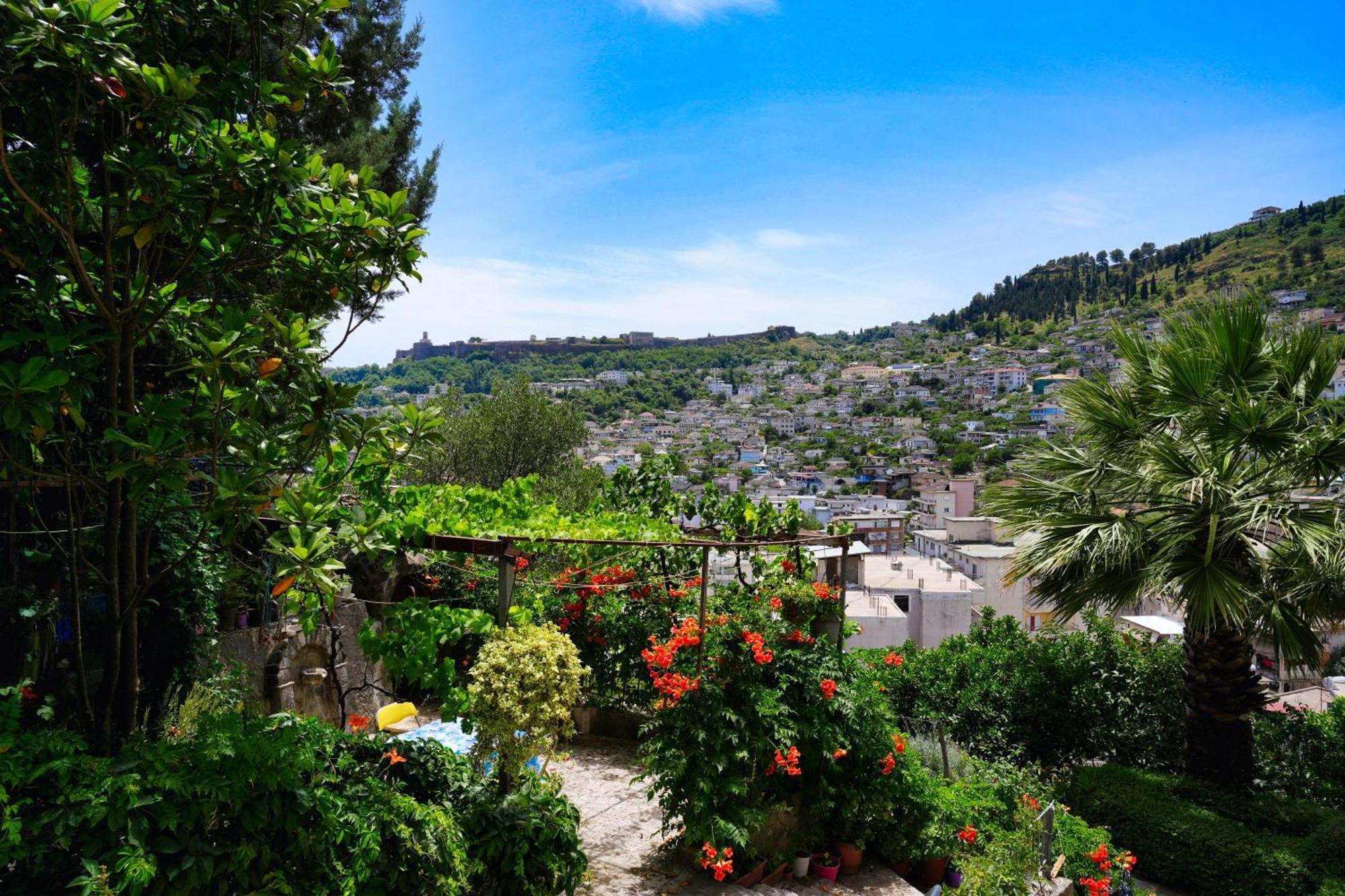 Vila Banushi Gjirokastër Esterno foto